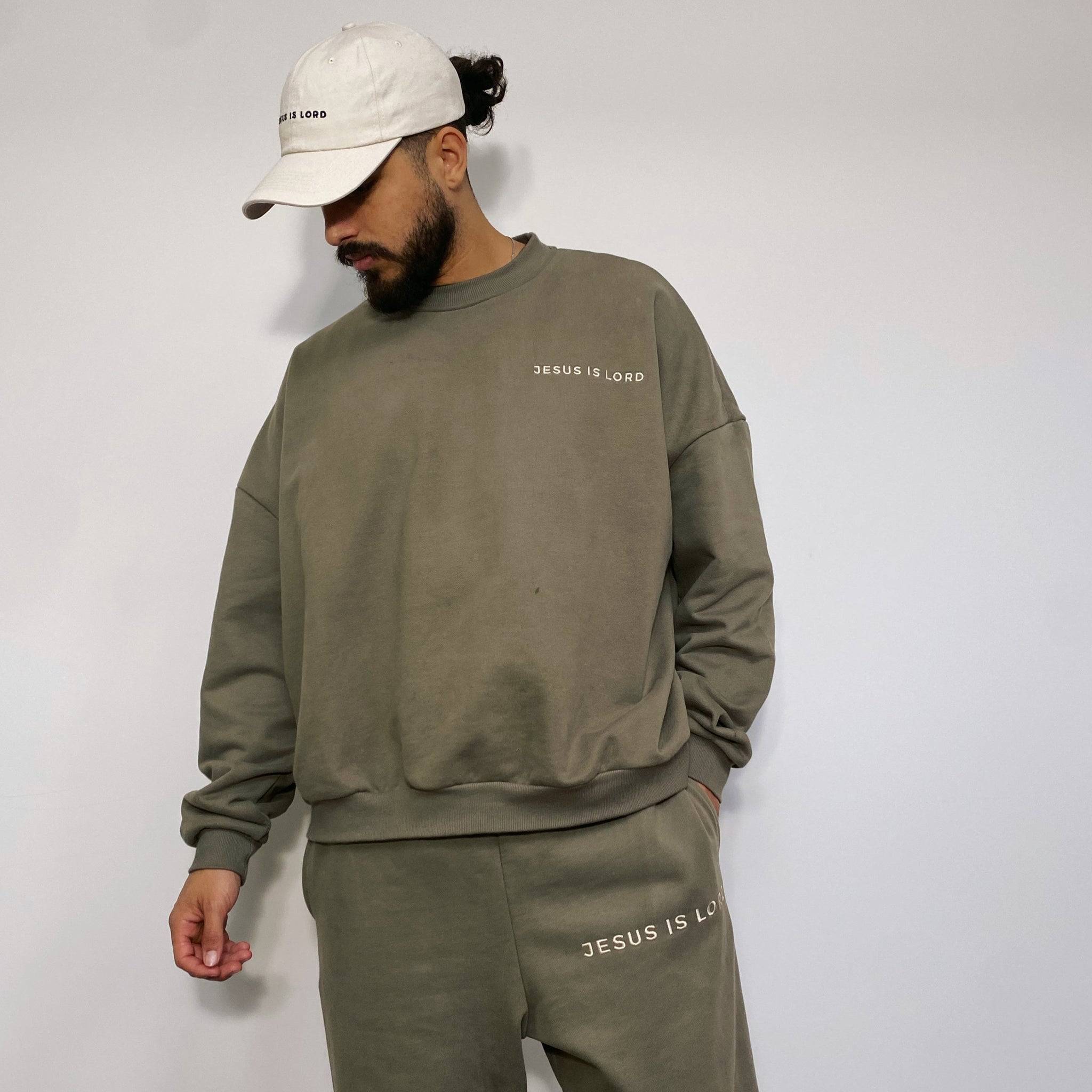 BOX FIT TRACKSUIT OLIVE